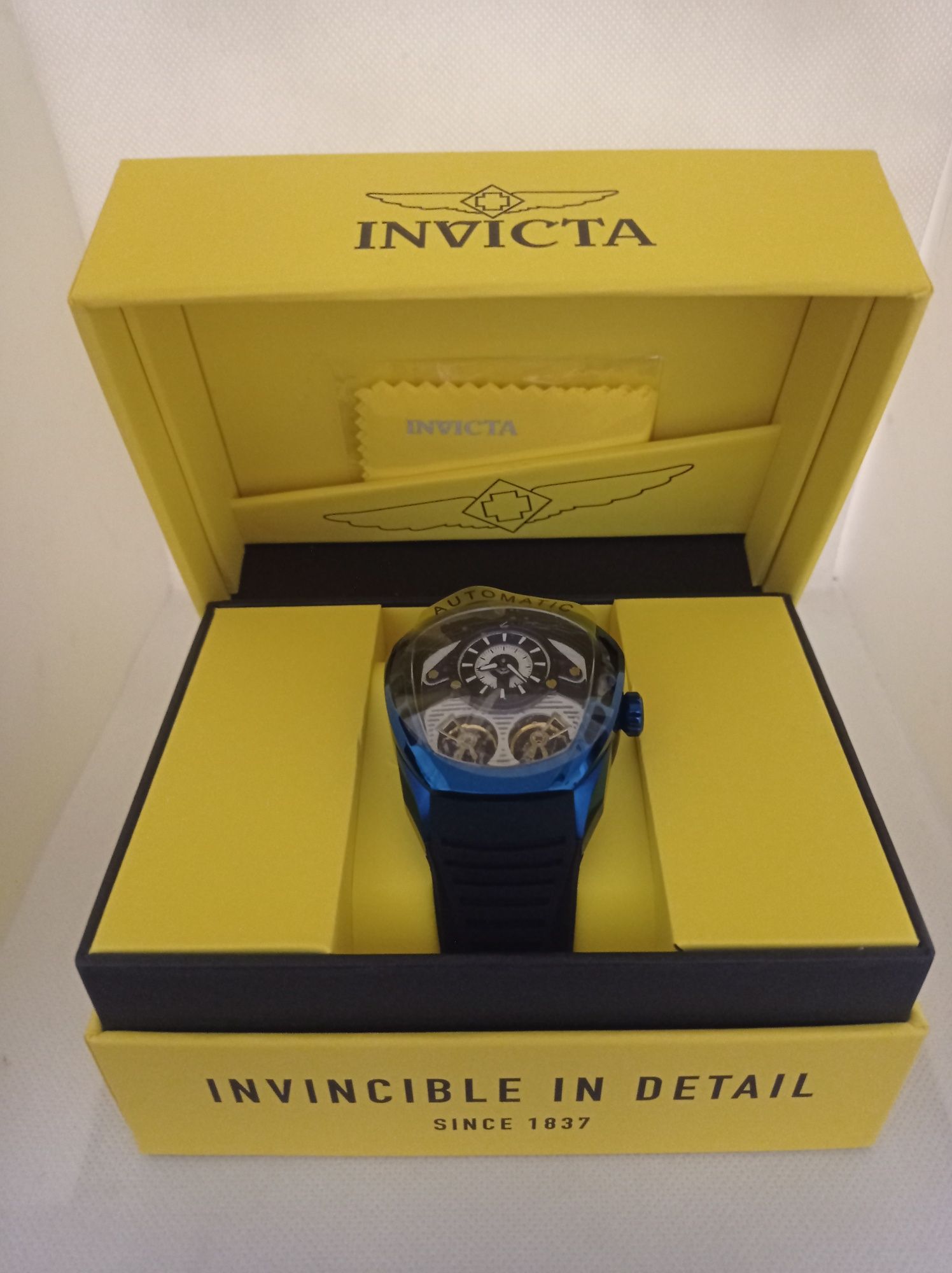Zegarek męski Invicta Akula Automatic model 43864