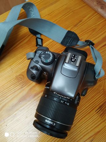Фотоаппарат Canon EOS1100D с объективом
