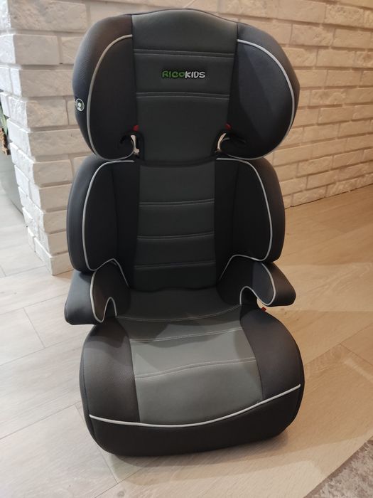 Fotelik samochodowy RicoKids 15-36 kg