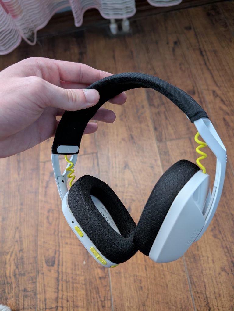 Безпровідні навушники Logitech G435