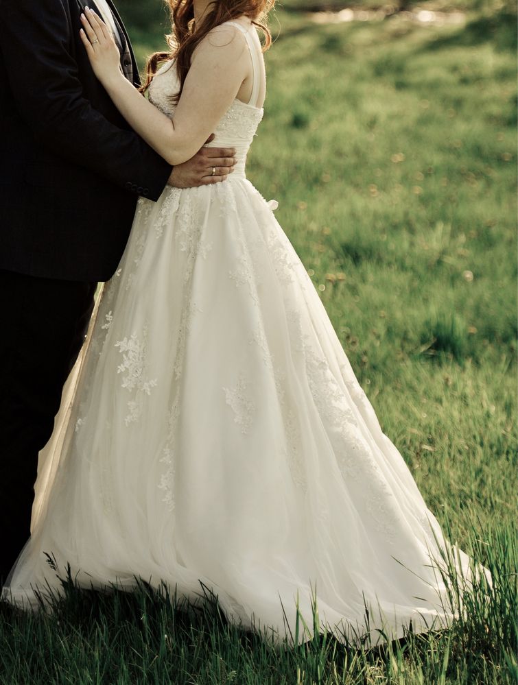 Klasyczna suknia ślubna z gorsetem