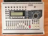 Mixer Yamaha AW1600