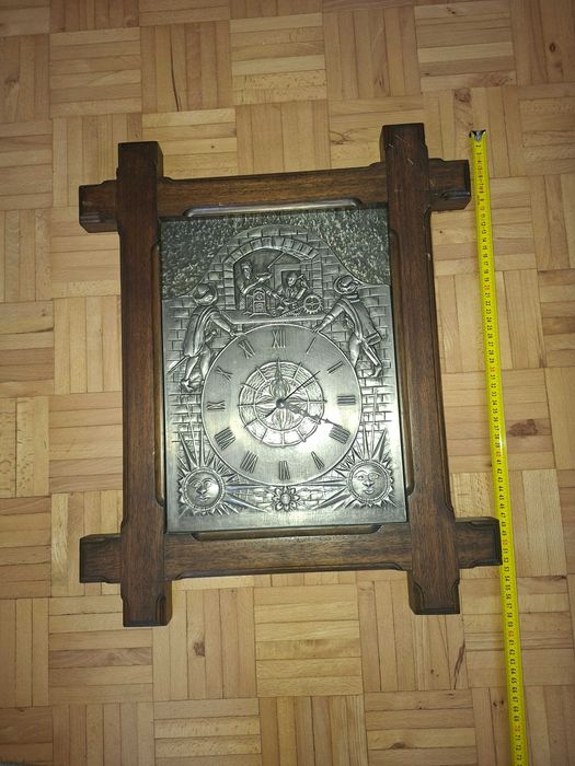 Zegar na ścianę  .