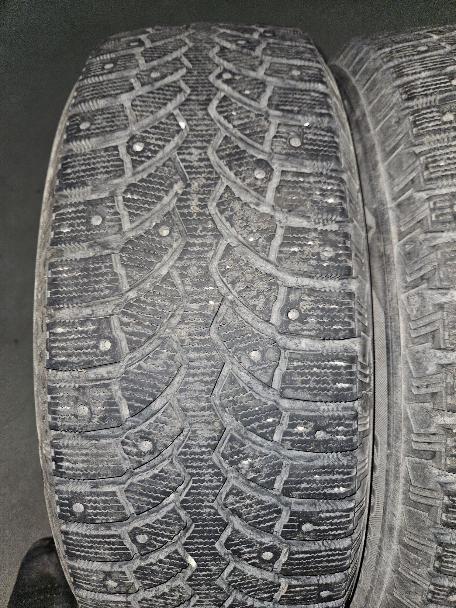 Sprzedam opony zimowe  Bridgestone  235/65R17