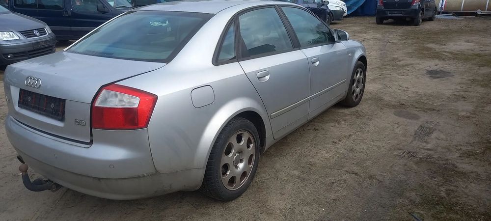 Klapa tył tylna bagażnika KPL Audi A4B6 Sedan LY7W