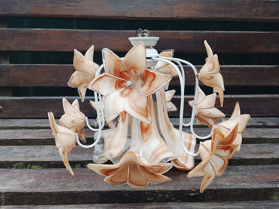 Продам люстру б/у