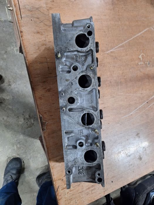 Продам головка опель вектра А 2.0