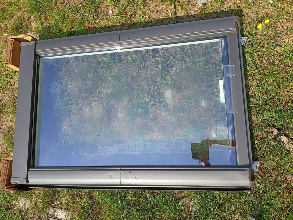 Okna dachowe NOWE filmy Roto 98x78 z kolnierzem do blachodachowki