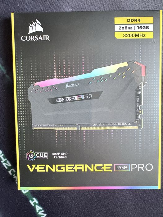 Pamięć RAM ddr4 Corsair rgb 16GB (2x8GB)