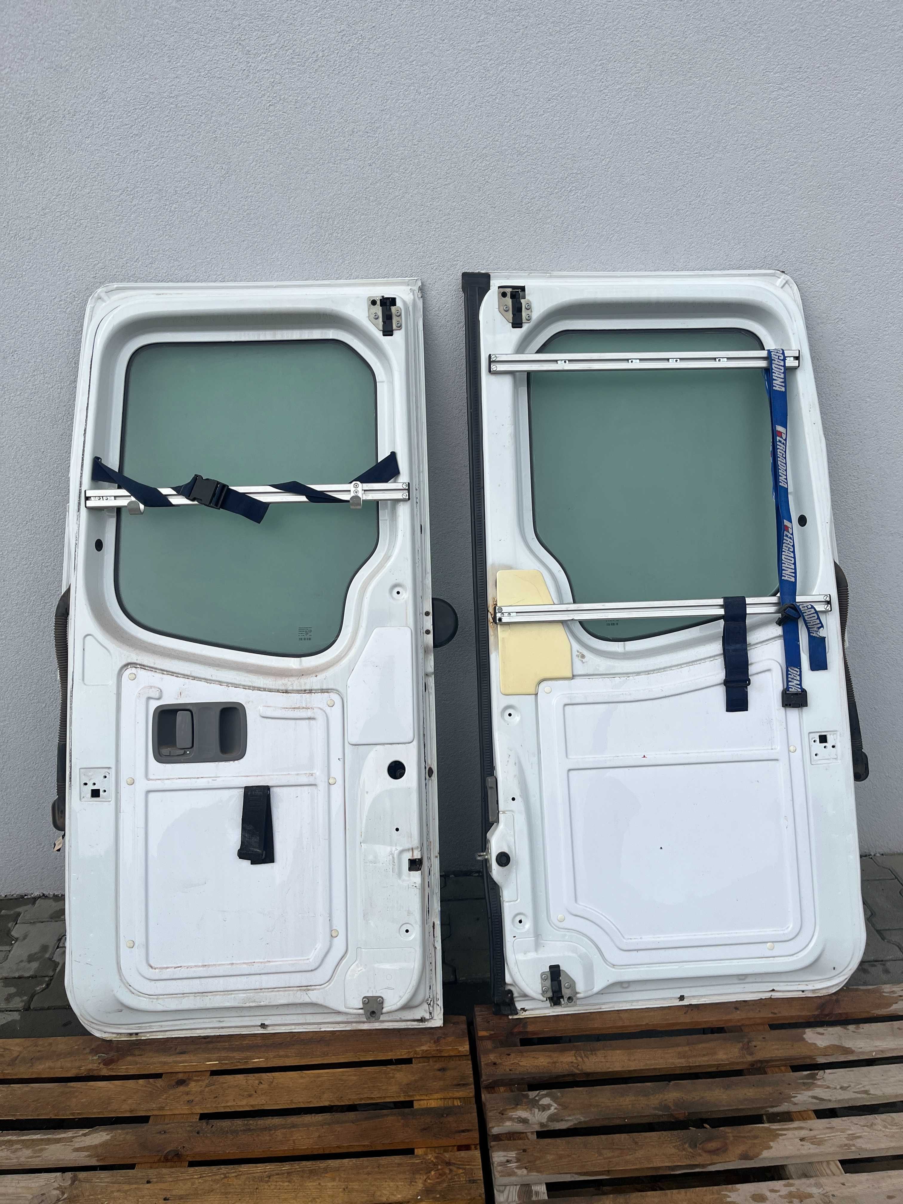 Komplet Drzwi Tylnych Mercedes W906 KPA2567-07