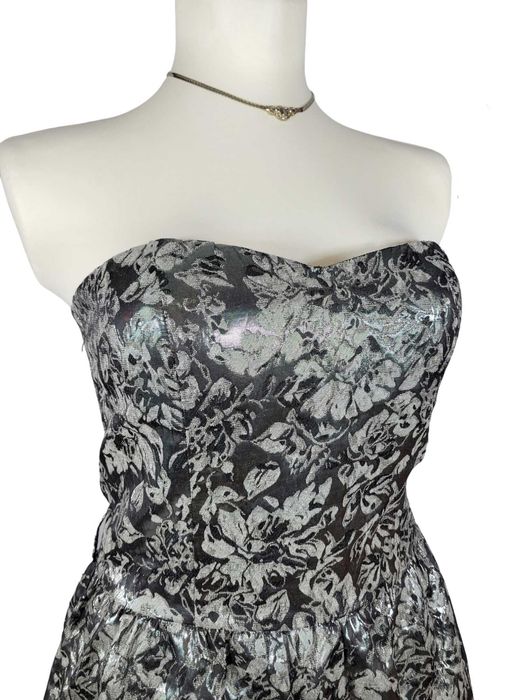 Srebrna błyszcząca wizytowa rozkloszowana sukienka 42,XL QED London