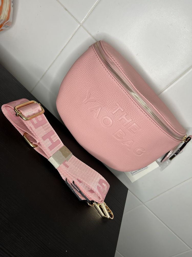 Mala Rosa Casual “The Yao Bag” com Alça Larga