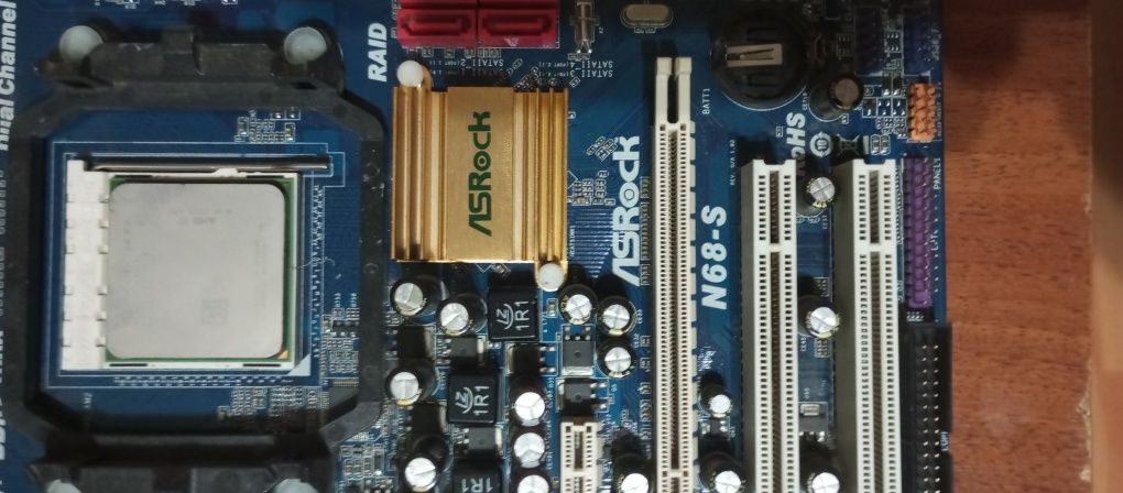 Відеокарта AX770 1GBD5 та материнська плата N68-S AM2 ASRock неробоча