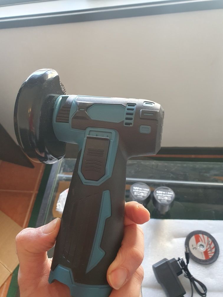 rebarbadora e aparafusadora com acessorios de corte