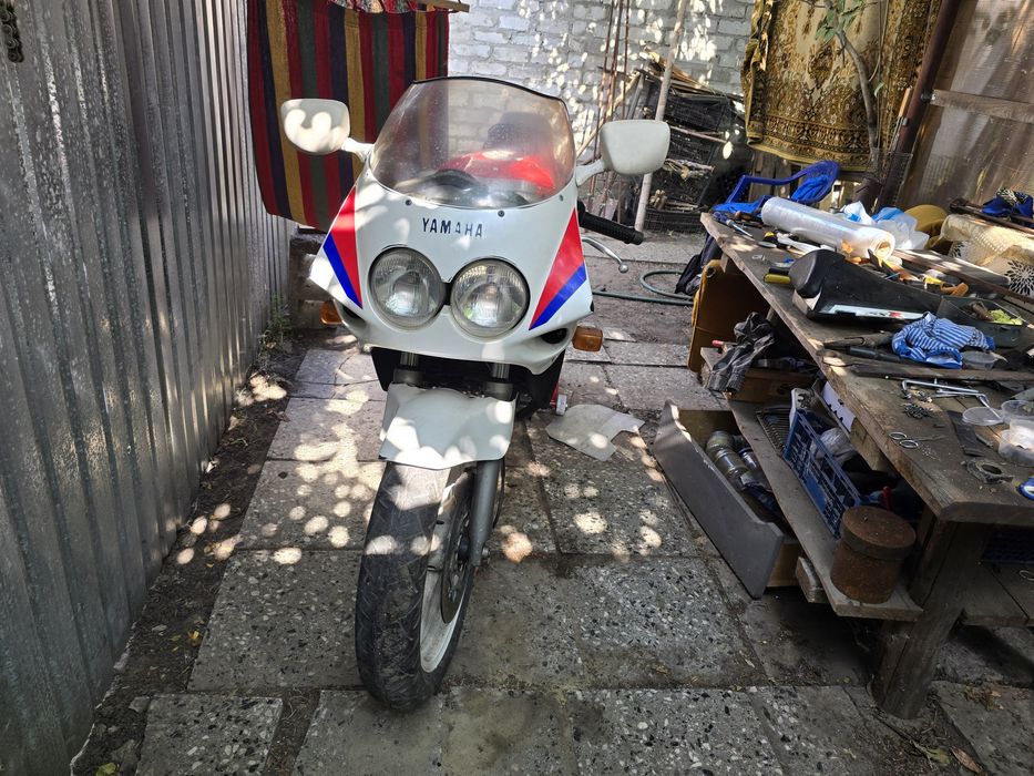 Мотороцикл Yamaha FZR 250-II