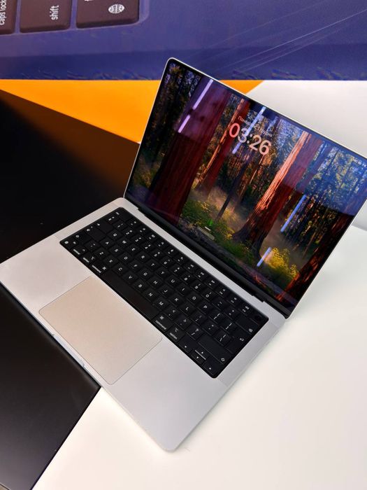 Macbook Pro 14 M1 pro 16/512 Silver
