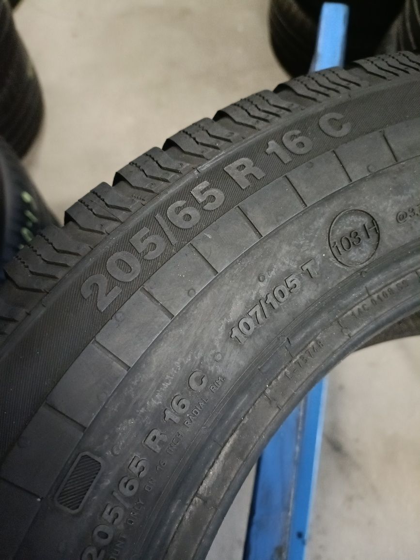 B020- 1 sztuka 205/65r16C Goodyear VancoFourSeason 2 z 2022r 8mm