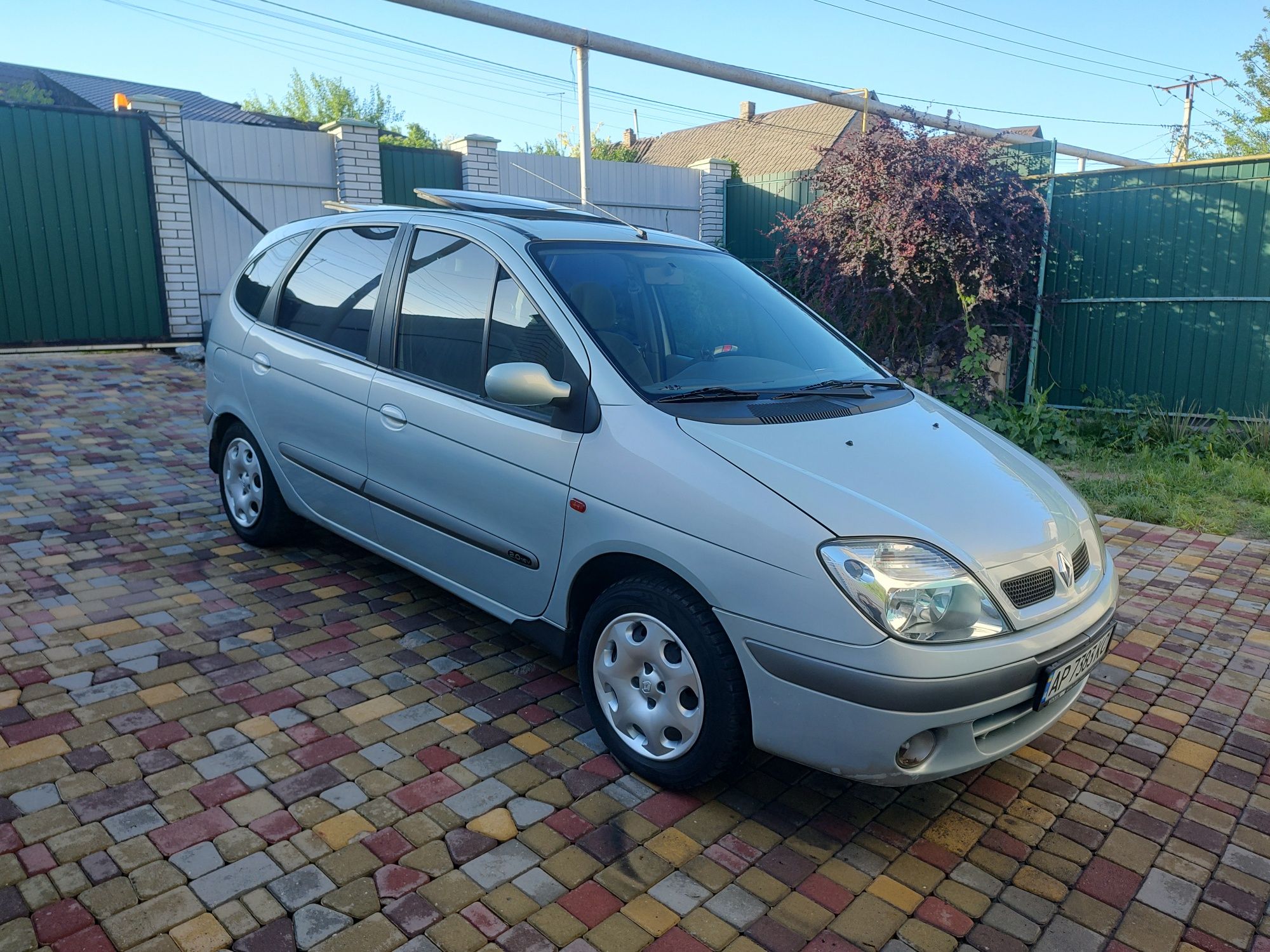 Renault Scenic 2.0automat+climat Не крашеный