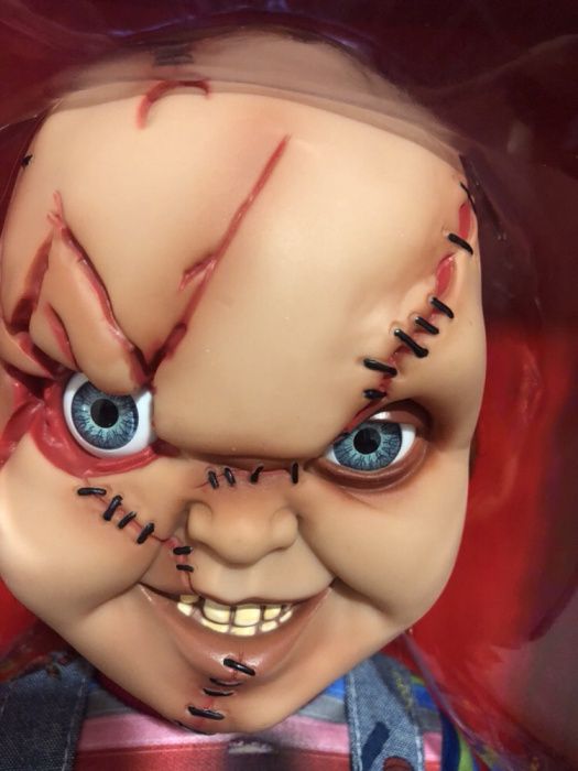 Chucky oficial da Mezco figura