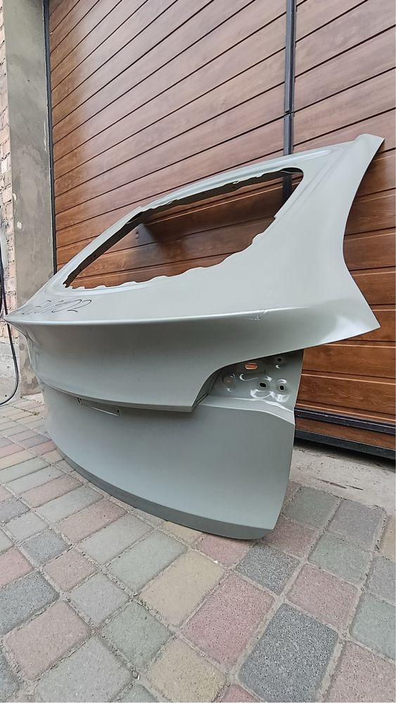 Кришка багажника tesla model Y , ляда тесла  ОРИГІНАЛ