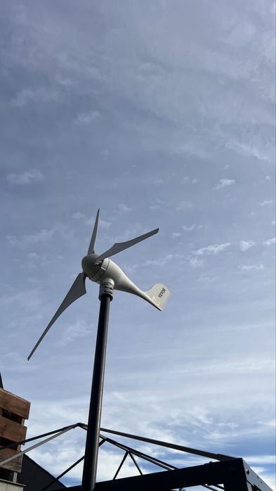 Turbina wiatrowa WEWOR 12v 400w 1,2m z masztem i kablem