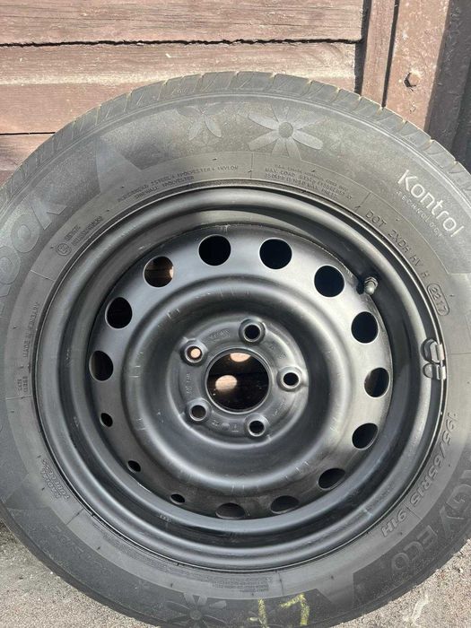 Felgi stalowe 15" 5x114,3 z czujnikami TPMS i oponami
