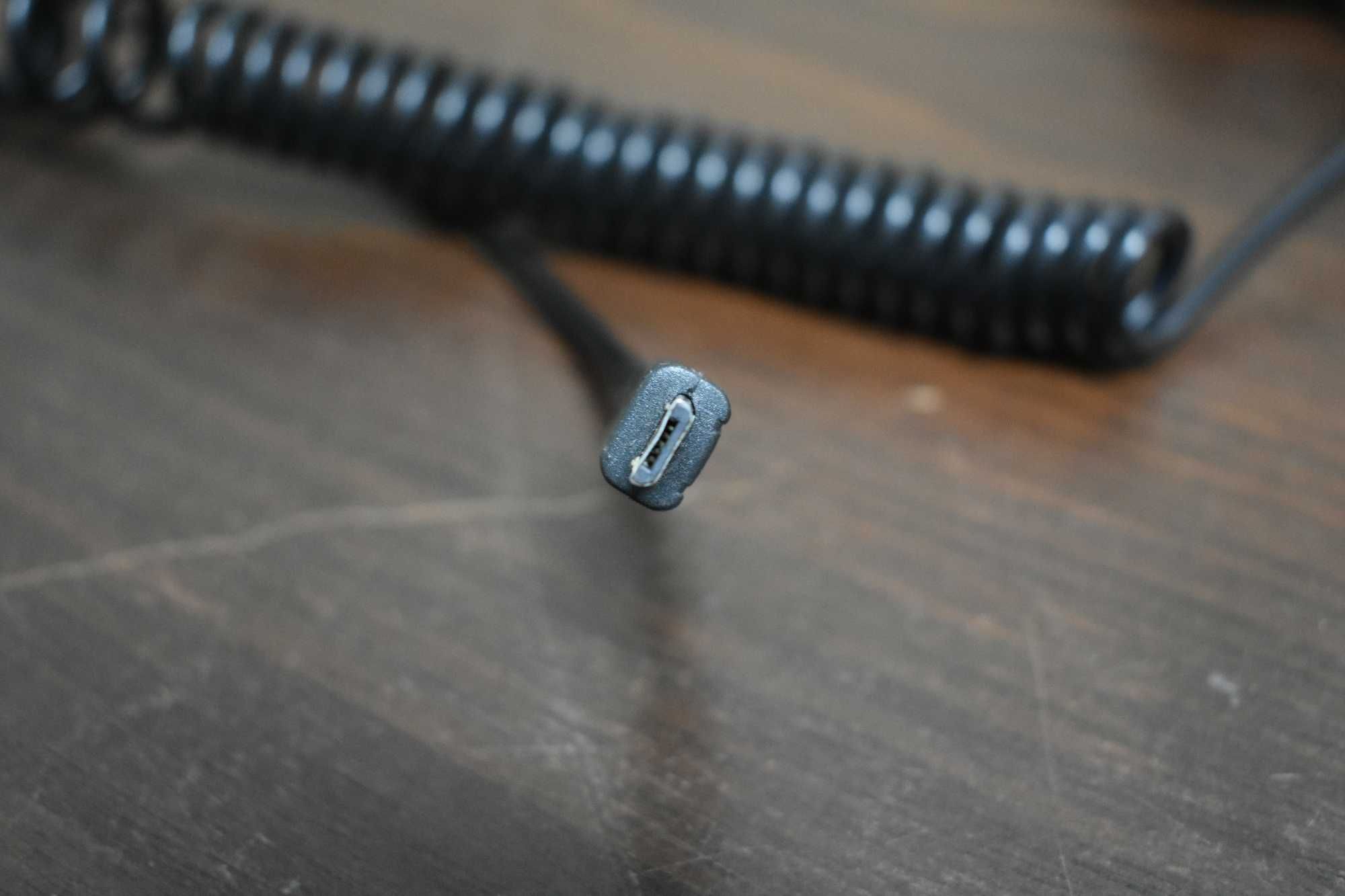 Ładowarka samochodowa z kablem USB mini