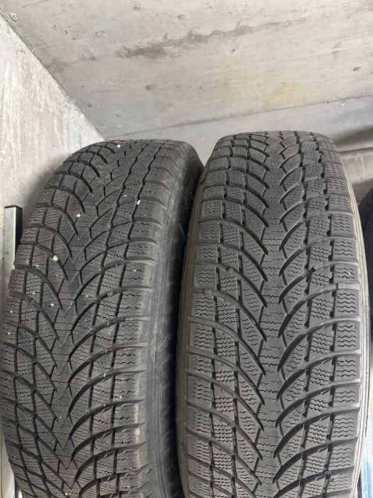 Stalowe felgi z oponami zimowymi