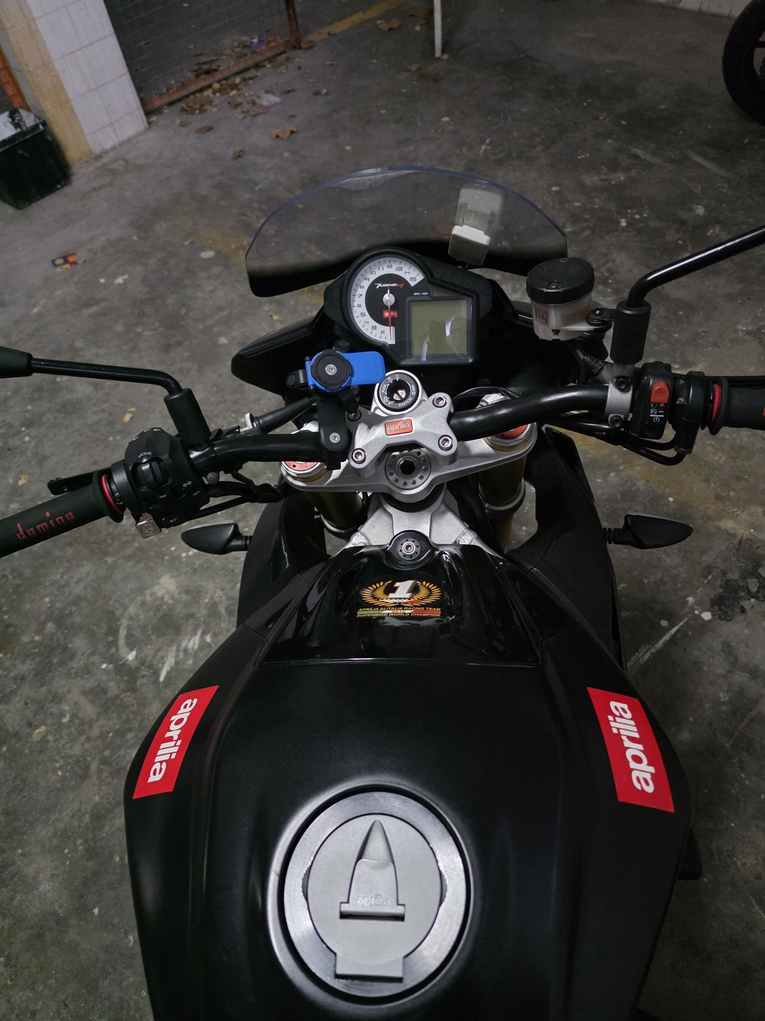 Aprilia Tuono V4R APRC 2012