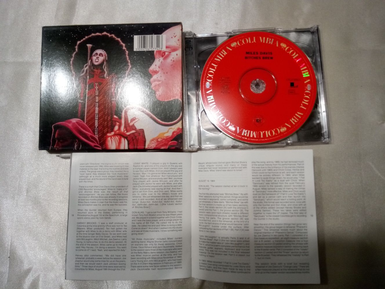 2 CDs  • Miles Davis • Bitches Brew • Com Sleeve e Libreto Impecáveis