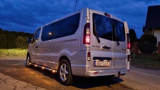 Przewóz osób z licencjonowanym kierowcom /wynajem busa