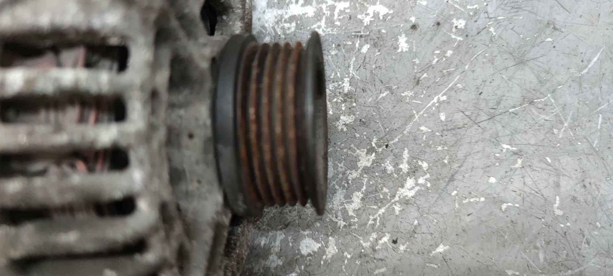 Opel Astra H 1.4 B 16V Alternator Bosch