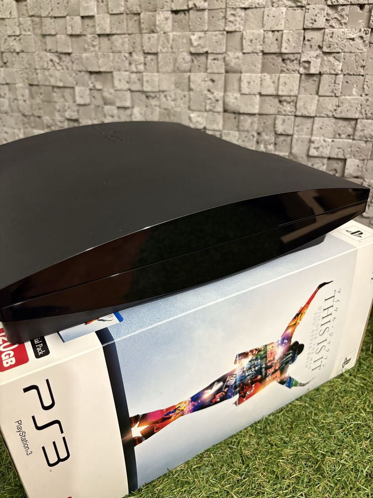 Лімітована консоль SONY PS 3 CECH-2000A J 100v ідеальний стан!