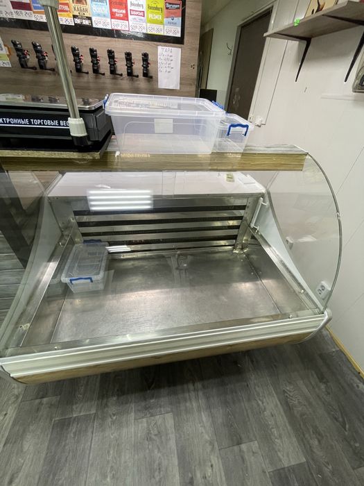 Продам холодильники для магазина та інше