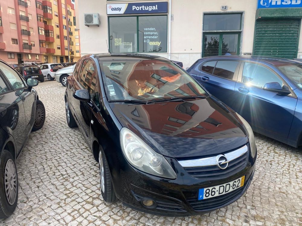 Opel Corsa bom de mecanica, pintura e interiores.