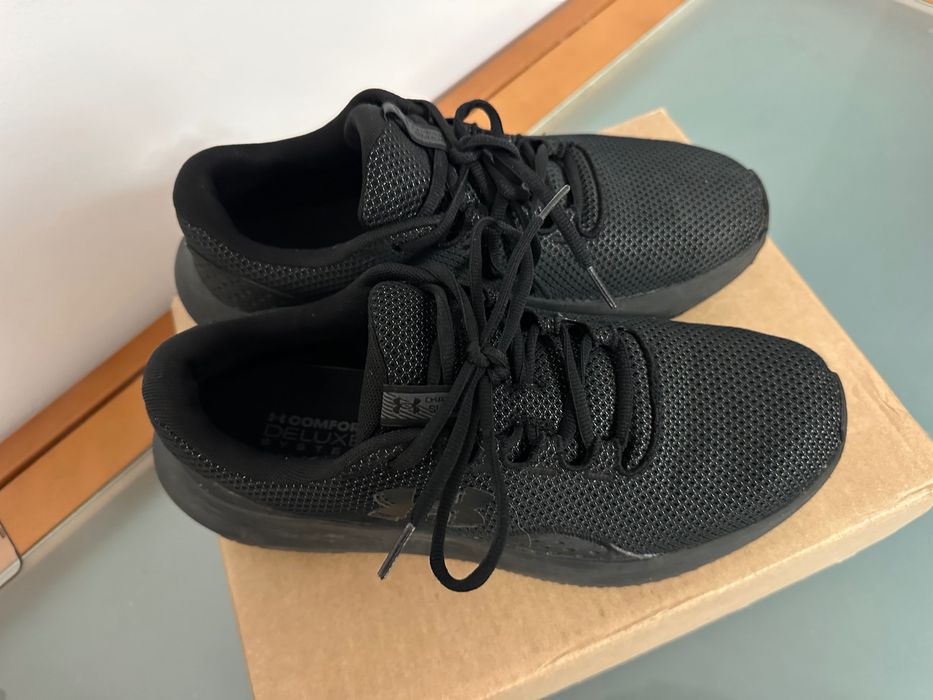 Ténis Under Armour 44