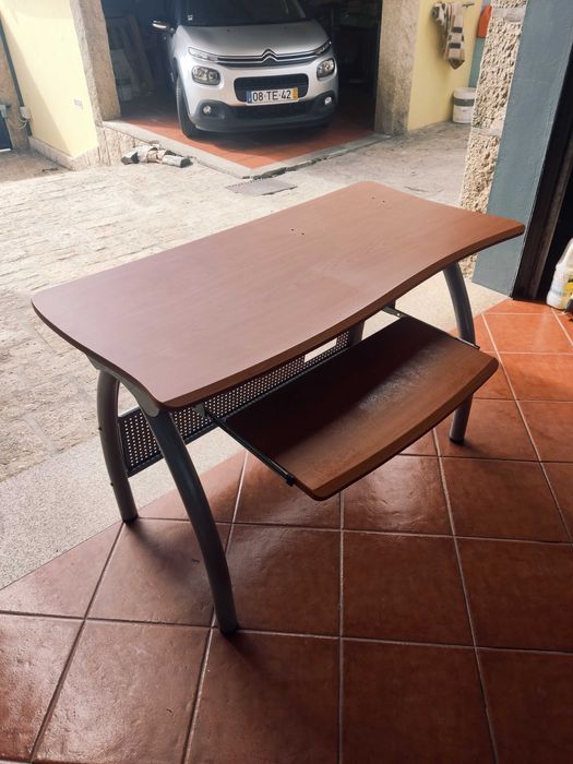 Secretária para escritório