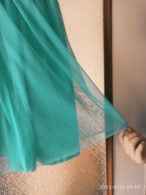 Sukieneczka śliczna miętowa turkusowarozm.134 z tiulową spódniczką