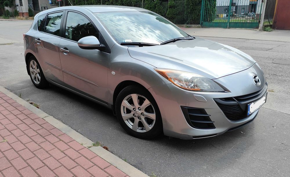 Wypożyczalnia. Auta do wynajęcia. Duże kombi lub małe miejskie.