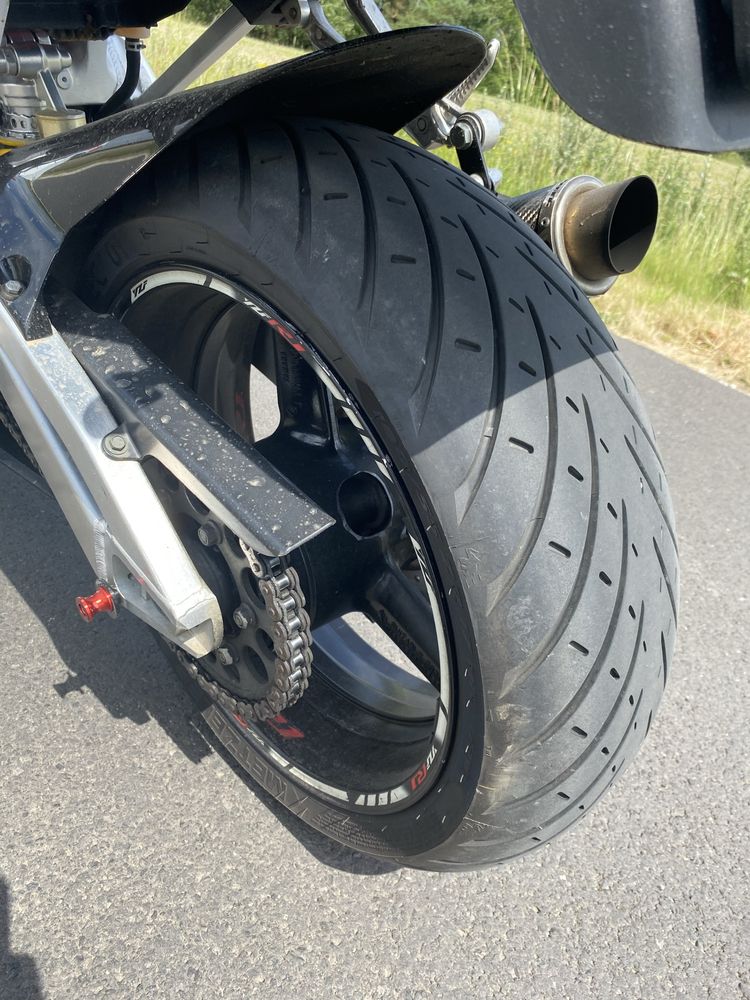 Yamaha r1  jzf nie cbr