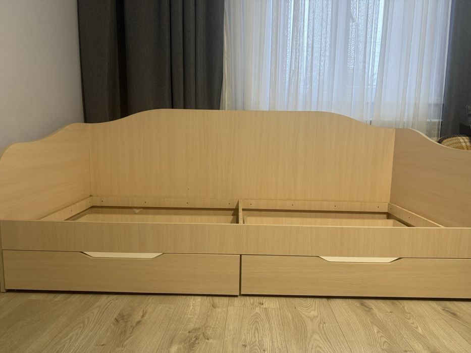 Ліжко               .