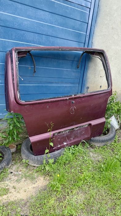 Задня ляда(кришка)багажника Віто 638
