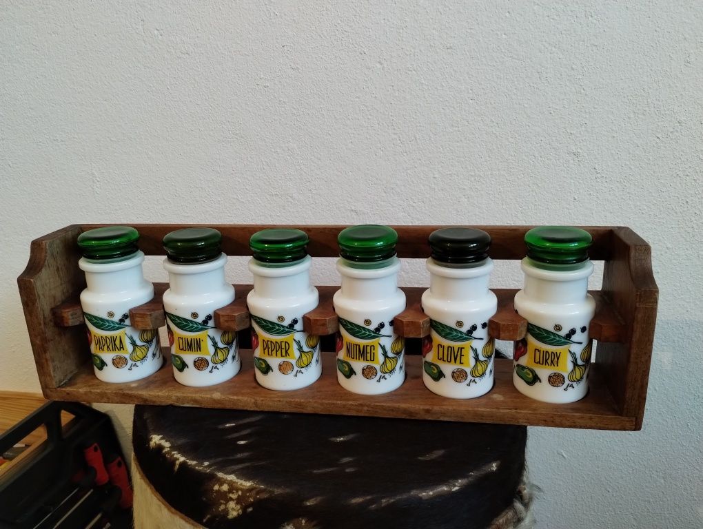 Especiarias jogo 6 frascos + suporte artesanal em madeira anos 80