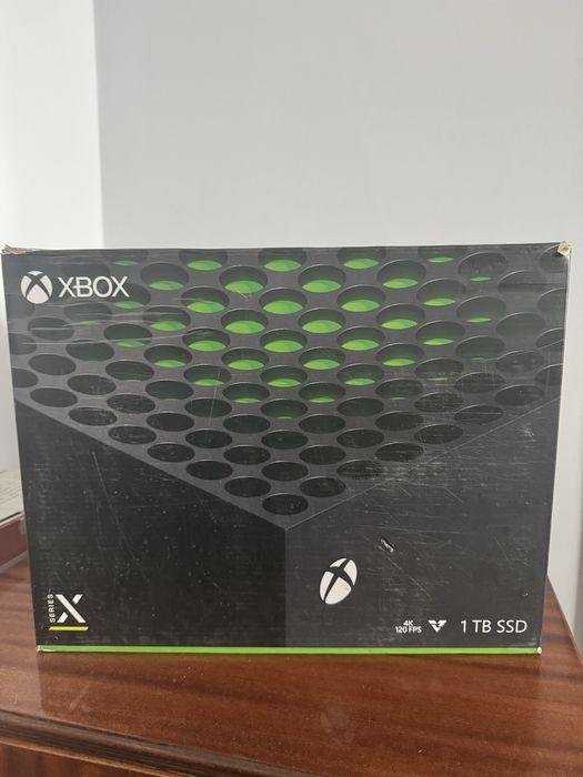 Xbox series X 1 TB SSD 2 джойстика
