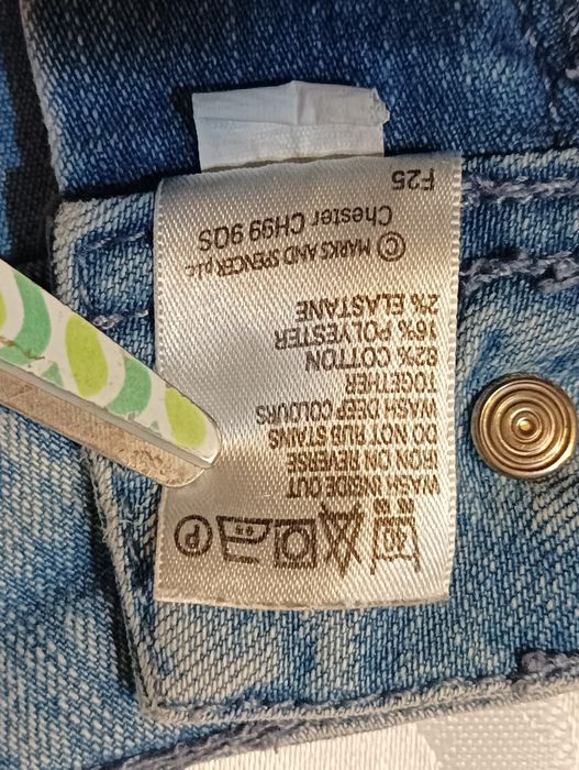 49. Spodnie damskie rozmiar 44 (16) firmy Marks Spencer