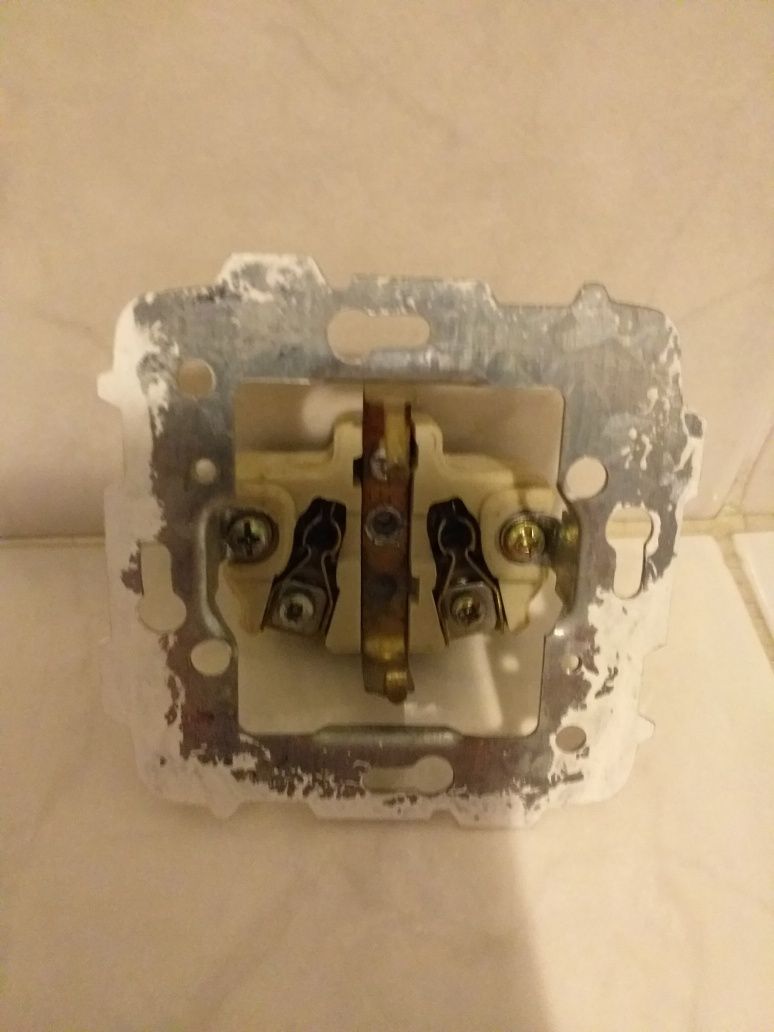 Fichas eléctricas e interruptores eléctricos