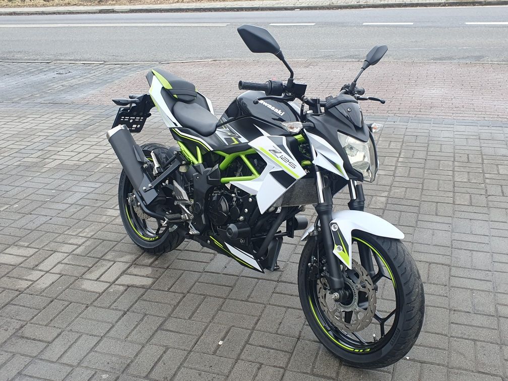 Kawasaki z 125 posiada ABS ,kat.B  (jak mt 125 duke 125 cbf 125 )