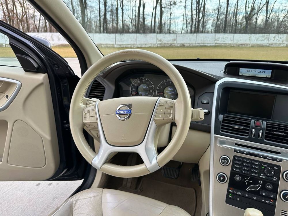 Продам Volvo xc60  2011