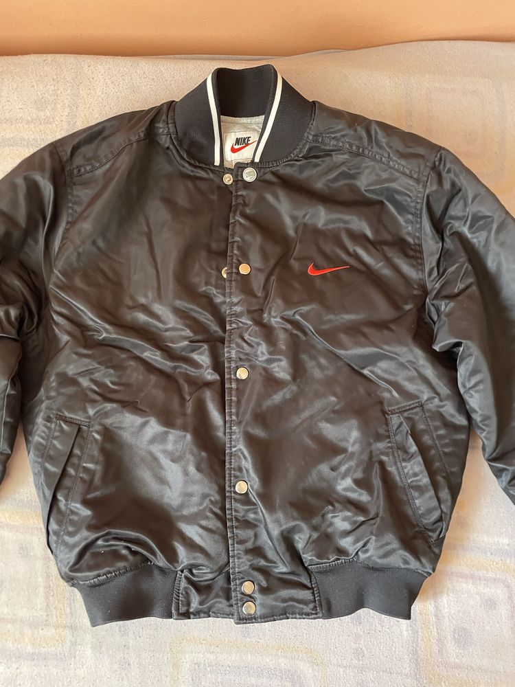 Kurtka Nike bomberka