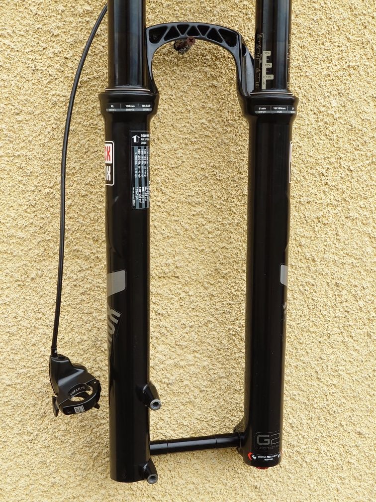 Amortyzator powietrzny Rock Shox Reba 100mm 29 cali sztywna oś 15mm